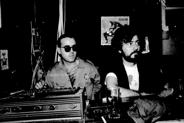 Manuel Navarro y yo en Gasolinera, Valencia (X. Espert, 1985)