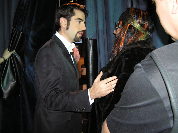 Dani Mateo listo para entrevistar a Charly (2005)