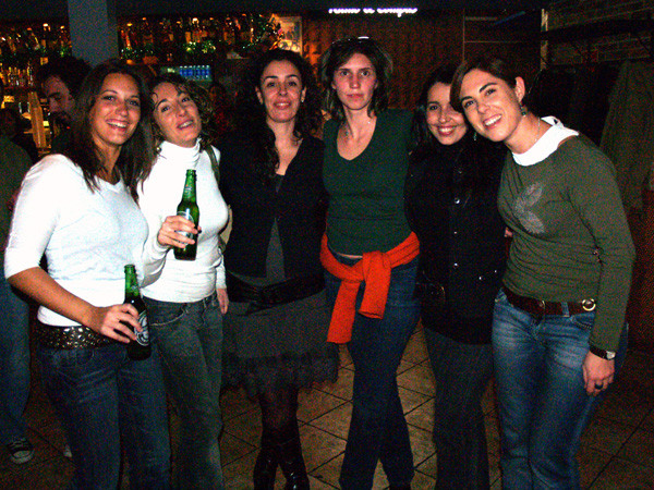 Mis compañeras de Locomotive en la sala Ritmo y Compás. Navidades (2006)
